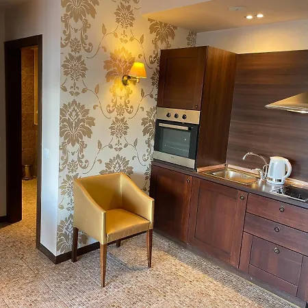 Apartment Royal & *